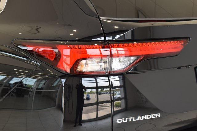 Photo of 2024 Black Mitsubishi Outlander