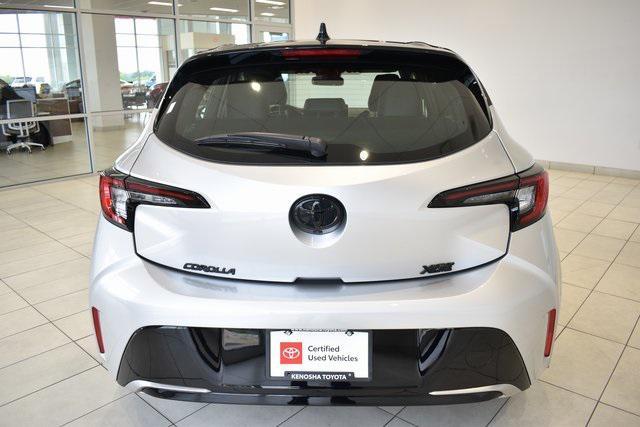 Photo of 2025 Classic Silver Metallic/Midnight Black Metallic Toyota Corolla