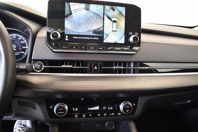 Photo of 2024 Gray Mitsubishi Outlander