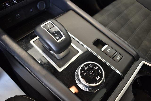 Photo of 2024 Gray Mitsubishi Outlander