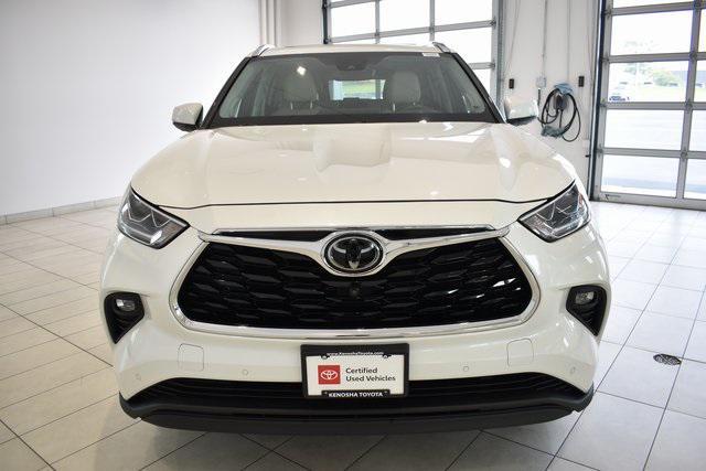 Photo of 2020 Blizzard Pearl Toyota Highlander