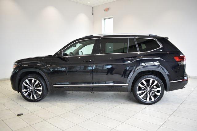 Photo of 2022 Deep Black Pearl Volkswagen Atlas