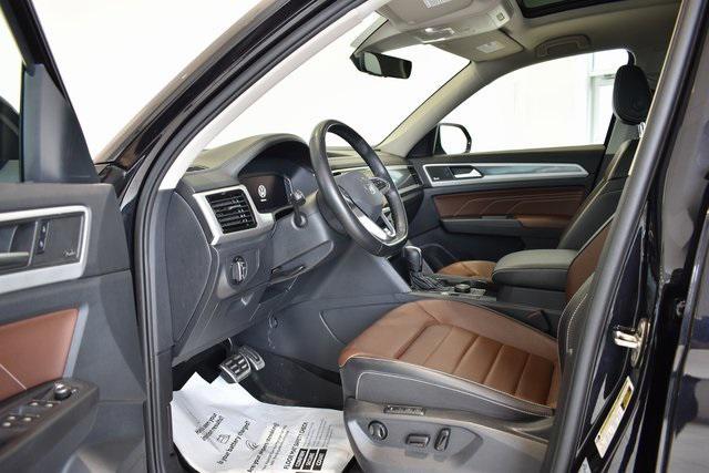 Photo of 2022 Deep Black Pearl Volkswagen Atlas
