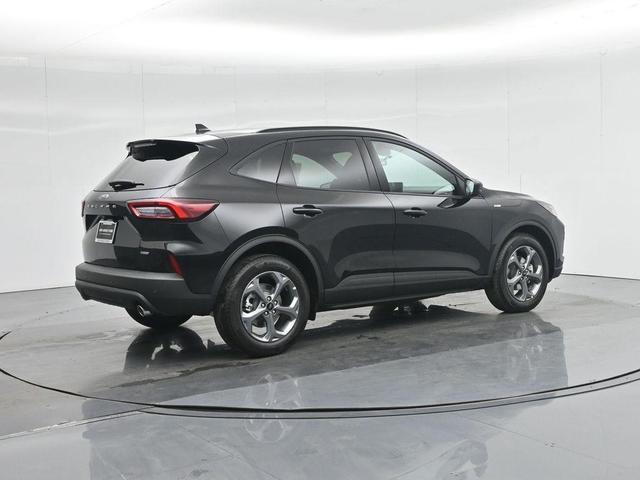Photo of 2025 Black Metallic Ford Escape