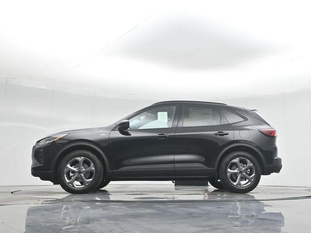 Photo of 2025 Black Metallic Ford Escape