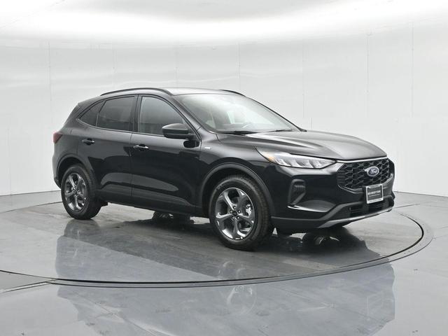 Photo of 2025 Black Metallic Ford Escape