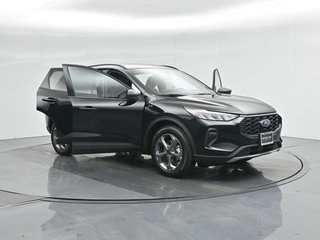 Photo of 2025 Black Metallic Ford Escape