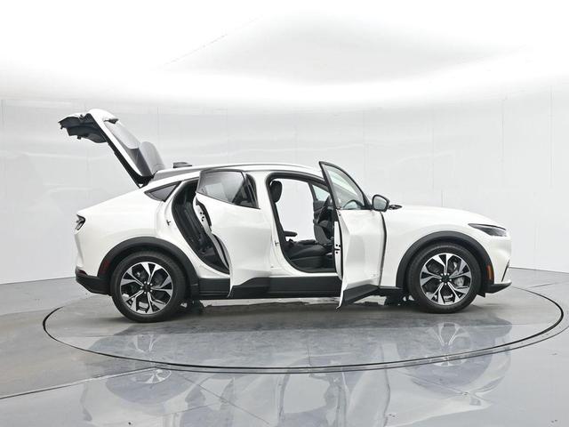 Photo of 2025 White Ford Mustang Mach-E