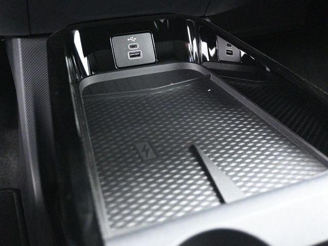 Photo of 2025 White Ford Mustang Mach-E