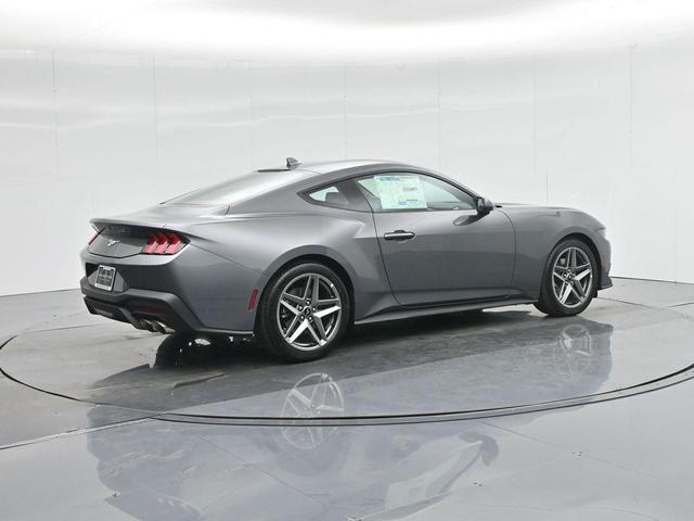 Photo of 2025 Gray Metallic Ford Mustang