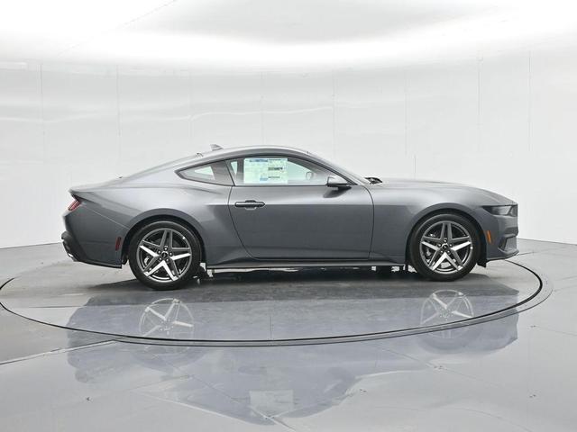 Photo of 2025 Gray Metallic Ford Mustang