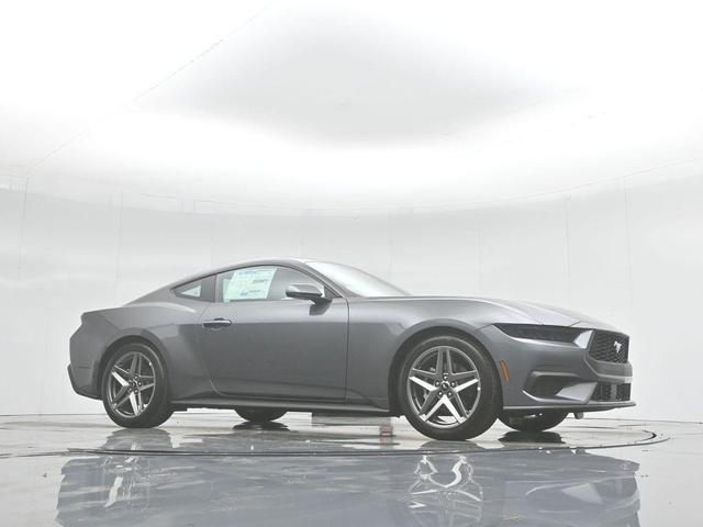 Photo of 2025 Gray Metallic Ford Mustang