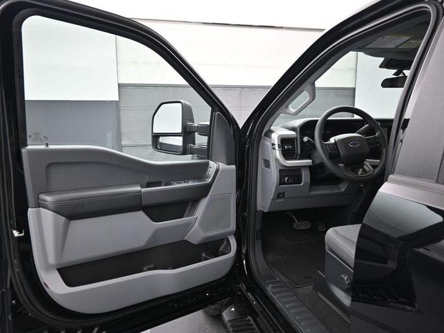Photo of 2025 Black Ford F-250