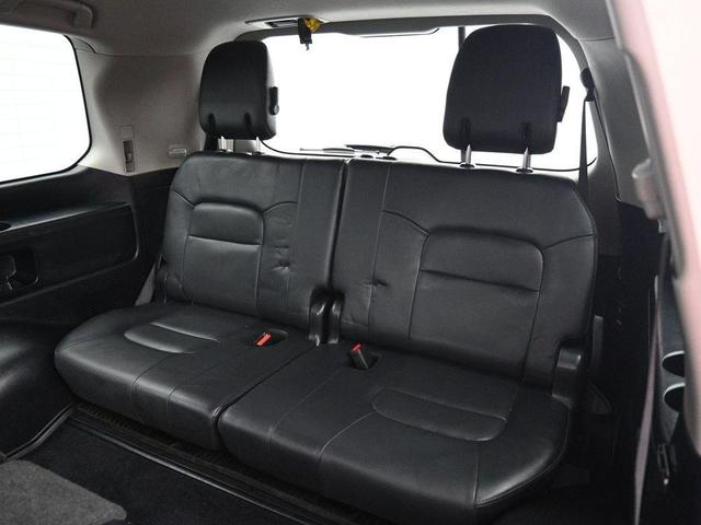 Photo of 2018 Midnight Black Metallic Toyota Land Cruiser