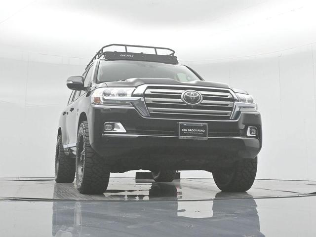 Photo of 2018 Midnight Black Metallic Toyota Land Cruiser