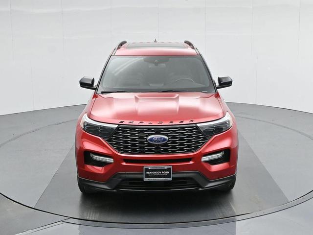 Photo of 2022 Rapid Red Metallic Tinted Clearcoat Ford Explorer