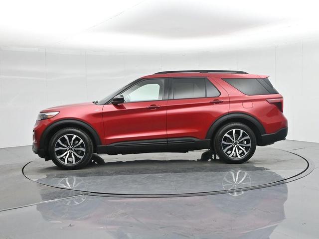 Photo of 2022 Rapid Red Metallic Tinted Clearcoat Ford Explorer