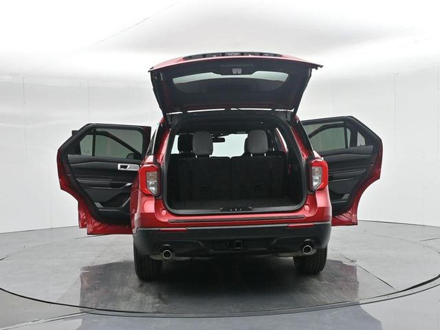 Photo of 2022 Rapid Red Metallic Tinted Clearcoat Ford Explorer