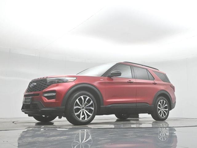Photo of 2022 Rapid Red Metallic Tinted Clearcoat Ford Explorer