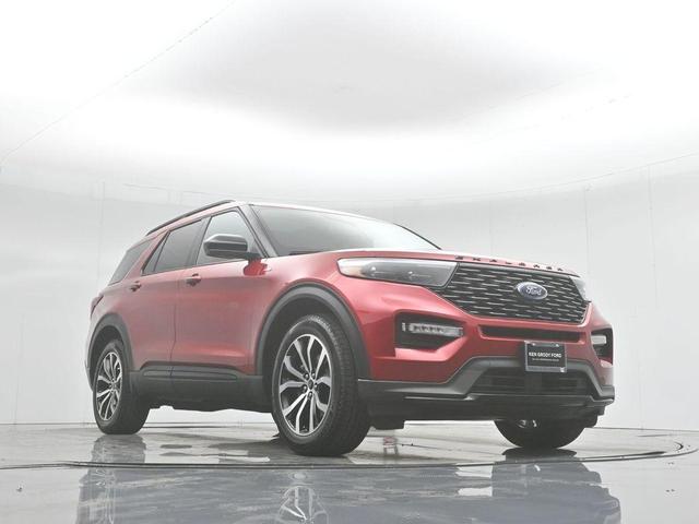 Photo of 2022 Rapid Red Metallic Tinted Clearcoat Ford Explorer