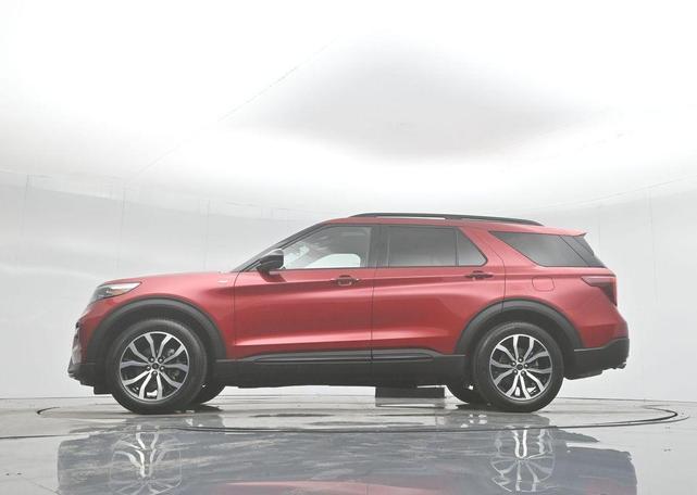 Photo of 2022 Rapid Red Metallic Tinted Clearcoat Ford Explorer