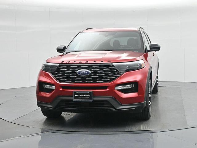 Photo of 2022 Rapid Red Metallic Tinted Clearcoat Ford Explorer