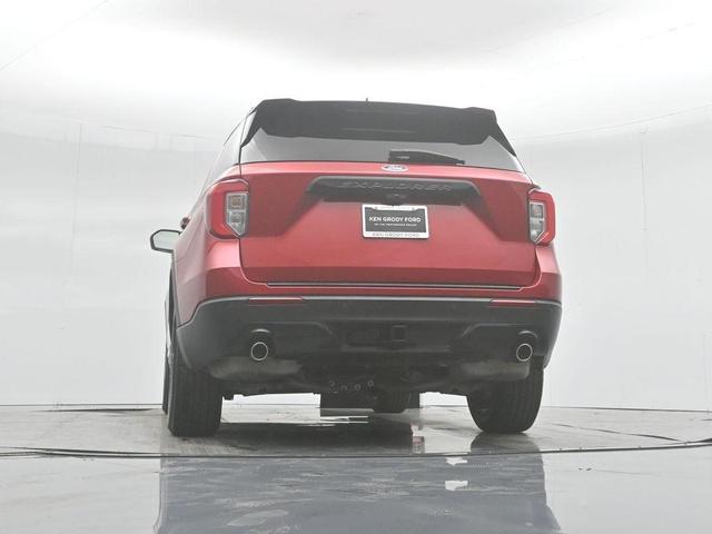 Photo of 2022 Rapid Red Metallic Tinted Clearcoat Ford Explorer
