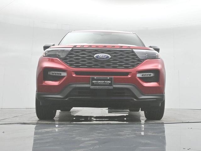 Photo of 2022 Rapid Red Metallic Tinted Clearcoat Ford Explorer