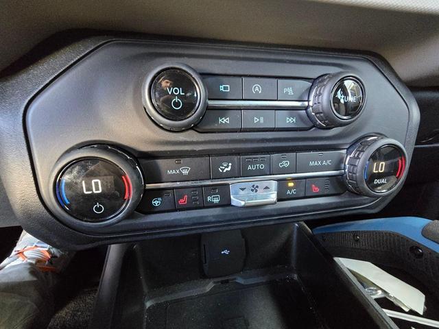 Photo of 2023 Oxford White Ford Bronco