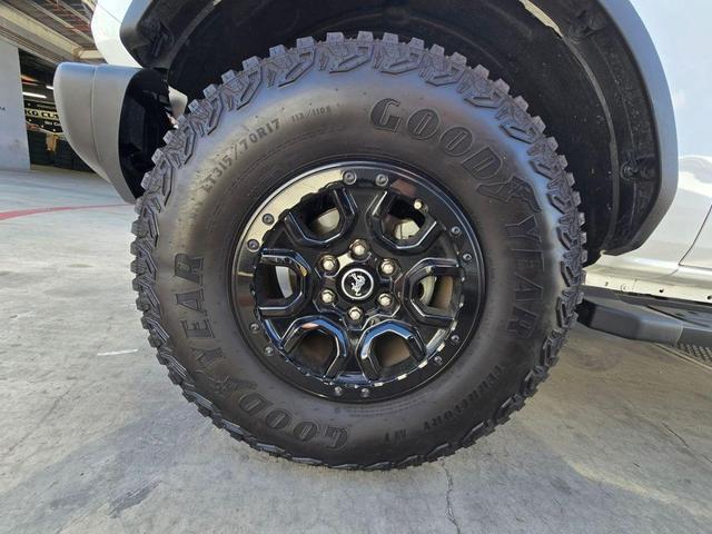 Photo of 2023 Oxford White Ford Bronco