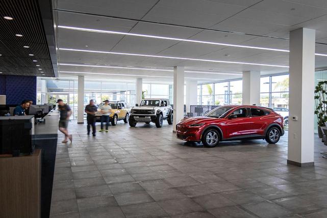 Photo of 2019 Predawn Gray Mica Toyota Camry