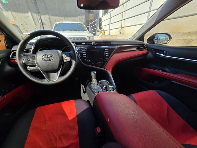 Photo of 2019 Predawn Gray Mica Toyota Camry