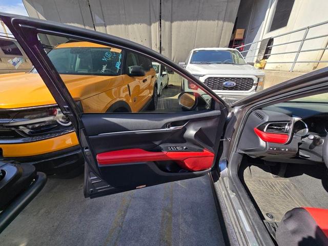 Photo of 2019 Predawn Gray Mica Toyota Camry
