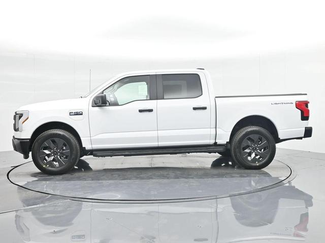 Photo of 2024 Oxford White Ford F-150 Lightning
