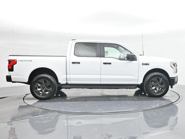 Photo of 2024 Oxford White Ford F-150 Lightning