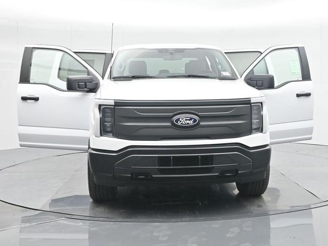 Photo of 2024 Oxford White Ford F-150 Lightning