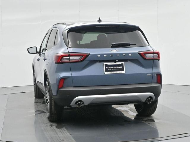 Photo of 2025 Vapor Blue Ford Escape