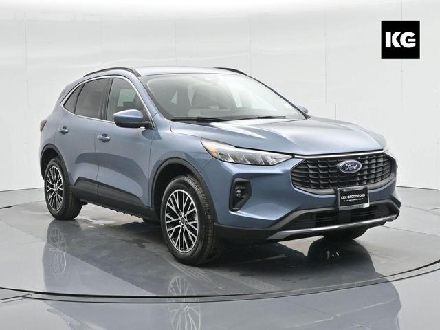 Photo of 2025 Vapor Blue Ford Escape
