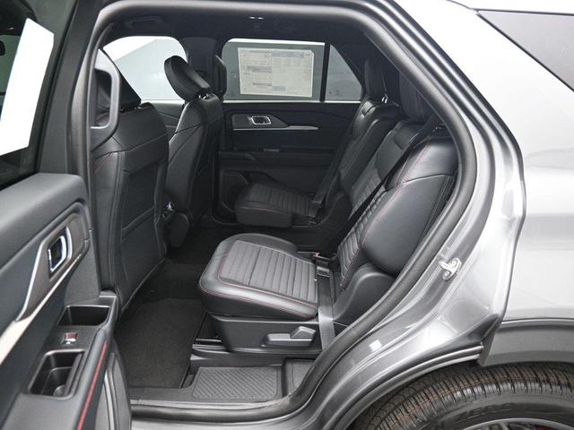 Photo of 2025 Gray Metallic Ford Explorer