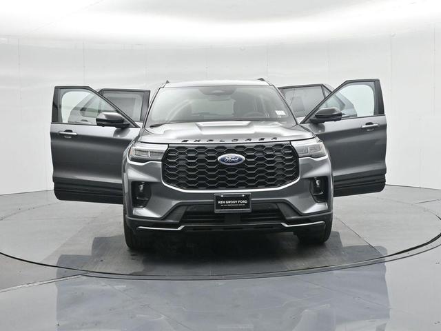 Photo of 2025 Gray Metallic Ford Explorer