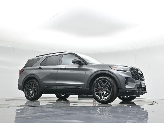 Photo of 2025 Gray Metallic Ford Explorer