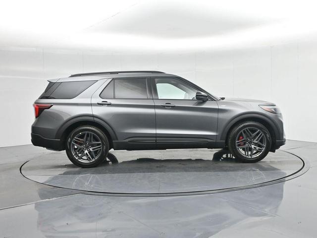 Photo of 2025 Gray Metallic Ford Explorer