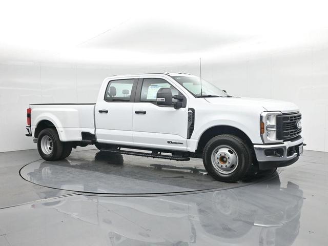 Photo of 2026 Oxford White Ford F-350