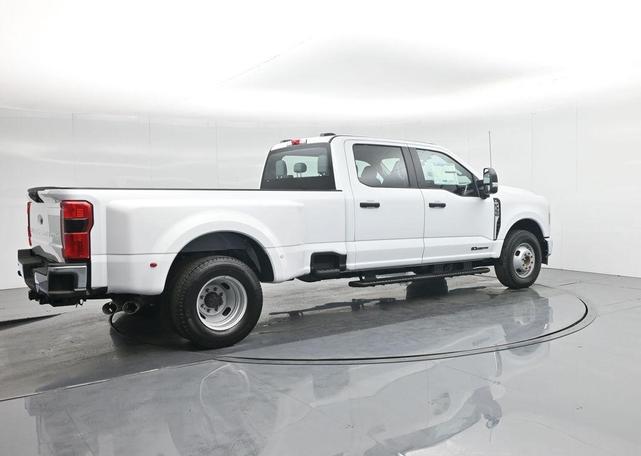 Photo of 2026 Oxford White Ford F-350