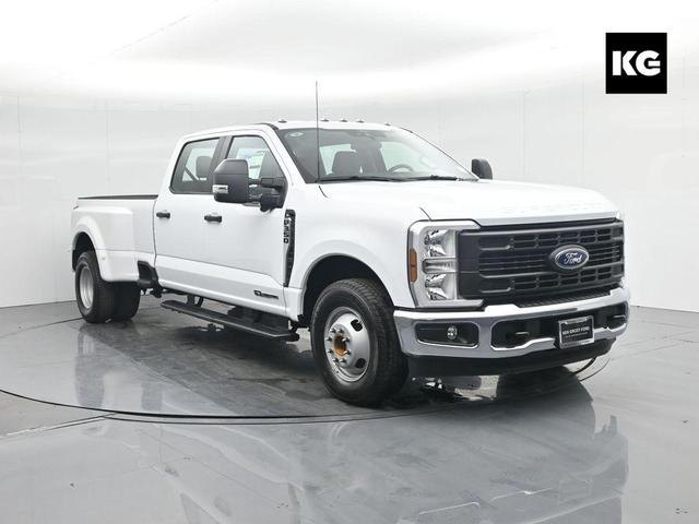 Photo of 2026 Oxford White Ford F-350