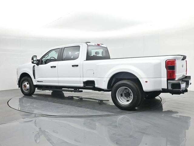Photo of 2026 Oxford White Ford F-350