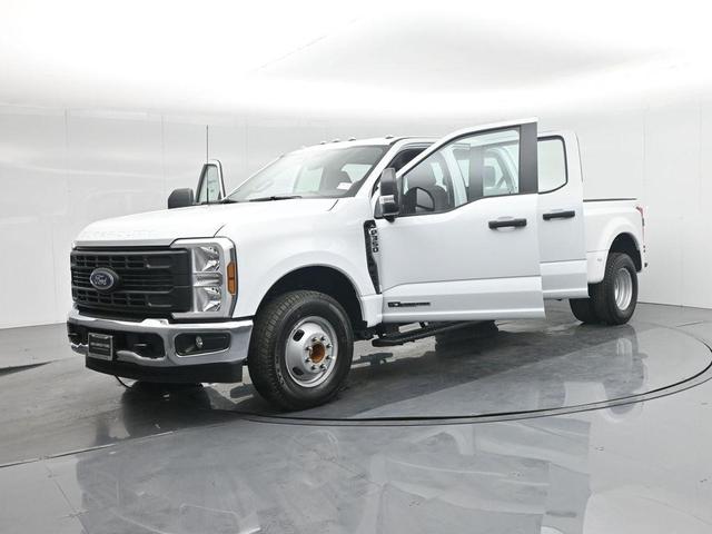 Photo of 2026 Oxford White Ford F-350