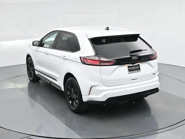 Photo of 2024 Oxford White Ford Edge