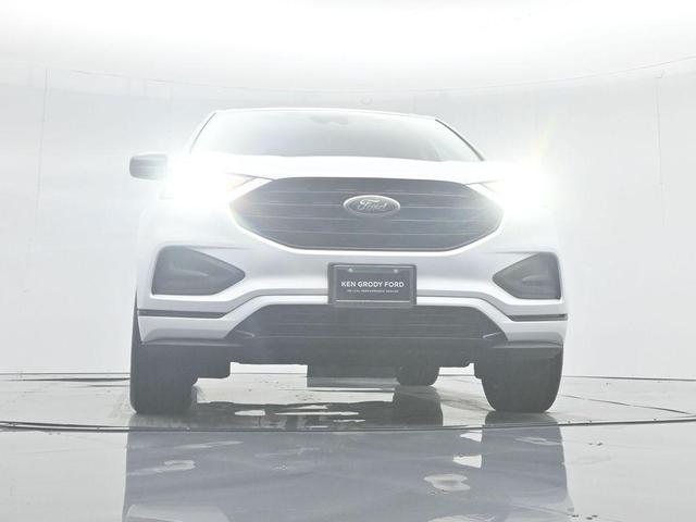 Photo of 2024 Oxford White Ford Edge