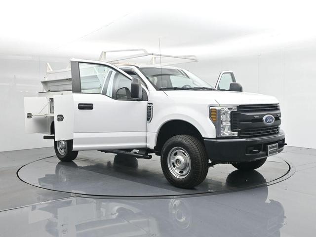 Photo of 2019 Oxford White Ford F-250